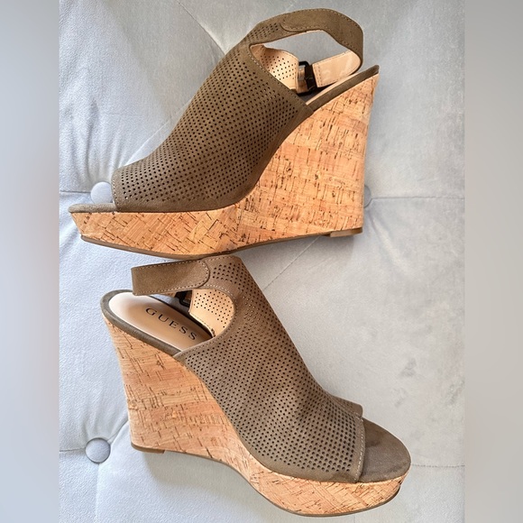 Guess - Olive Green - Wedge Heels - Size 8.5 - Picture 6 of 12